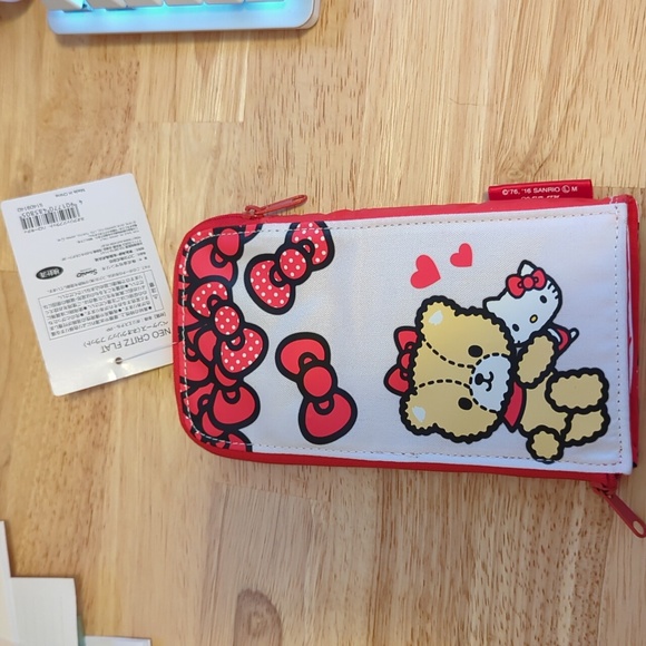 Hello kitty pen/pencil case NWT - Picture 2 of 4